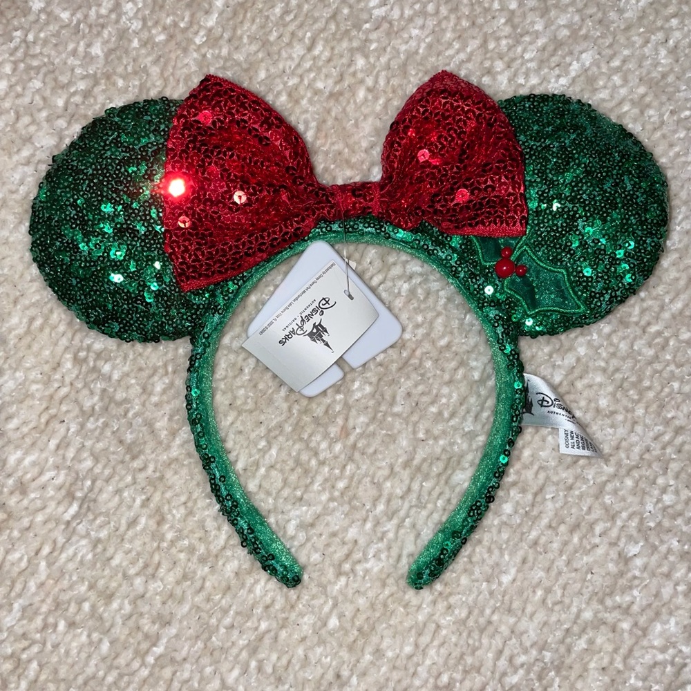 Minnie Mouse sequined ear headband